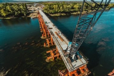 Фото 2 — Між Україною та Молдовою добудовують тимчасовий міст через Дністер: що вже зробили (ФОТО)