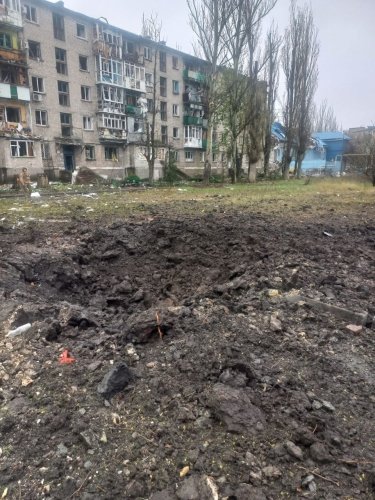 Фото 2 — Армия РФ обстреляла Донецкую область "Градами" и зажигательными боеприпасами: один человек погиб