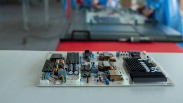 В Києві відкрилося виробництво інтерактивних панелей "1-Vision"