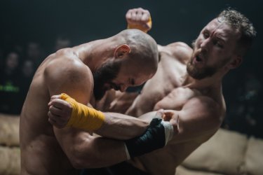 Фото 7 — В Киеве прошел восьмой турнир по боям на голых кулаках от промоушена "Махач" (ФОТО)