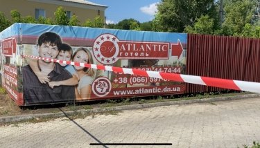 Фото 5 — Россияне обстреляли Торецк: из-под завалов разрушенного дома спасатели изъяли два тела