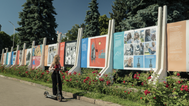 Фото 2 — На локациях ВДНГ все лето будут появляться работы молодых украинских художников (ФОТО)