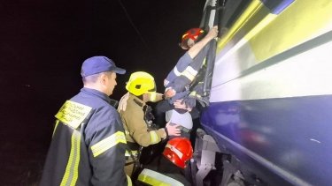Фото 2 — У Львові зіткнулися два потяги: є постраждалі