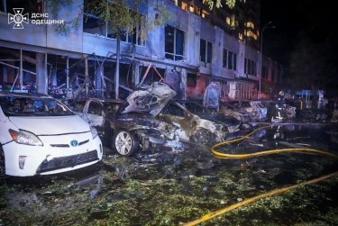 Фото 3 — Атака на Одесу: пошкоджено одне з відділень Ощадбанку (ФОТО)