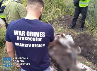 Фото 4 — В освобожденном селе на Харьковщине нашли тела замученных мирных жителей (ФОТО)