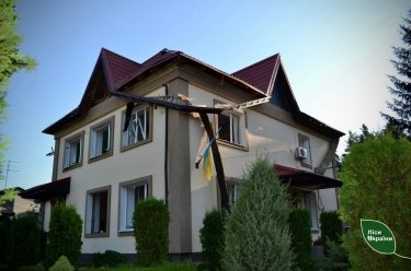 Фото 4 — Российский обстрел разрушил админздания лесничества возле Черкасс (ФОТО)