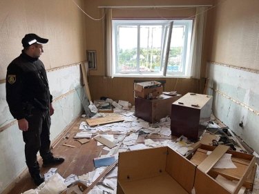 Фото 2 — В освобожденной Балаклее обнаружили устроенную оккупантами пыточную в отделе полиции