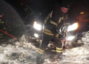Фото 89 — На юге Украины из-за снега закрыли дороги, фуры не пускают даже в Киев (ФОТО, ВИДЕО)