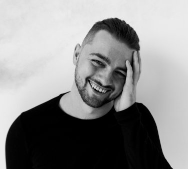 Фото 4 — Четыре года чинил турбины самолетов, а кодить начинал в блокноте: история механика, который стал front-end-разработчиком