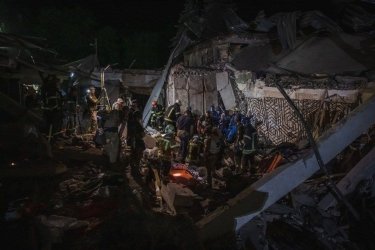 Фото 2 — Ракетный удар по Краматорску: число жертв возросло до 8, под завалами еще могут быть люди