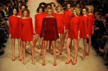 Фото 32 — UFW: Гресь угощала "Амаркордом" и новинкой — дизайном винтажной мебели