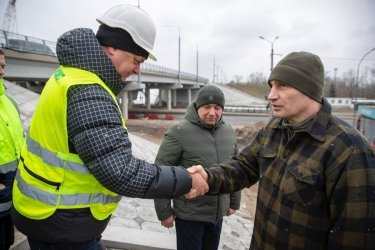 Фото 4 — Кличко проінспектував, як триває ремонт двох шляхопроводів на Оболоні (ФОТО)