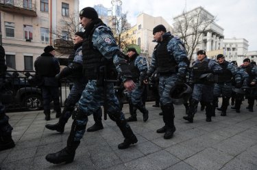 Фото 5 — Политические итоги дня: Митинги и оппозиция не помогли Киеву с выборами