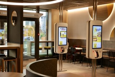 Фото 2 — McDonald's відкрив у Львові дев'ятий ресторан