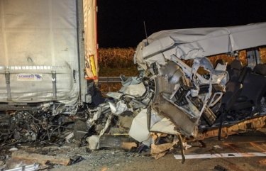 Фото 4 — В Венгрии в ДТП погибли пять человек, среди которых двое украинцев (ФОТО)