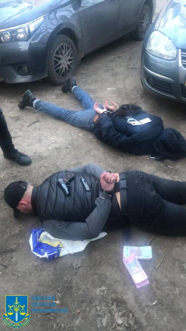 Фото 7 — В Одесі зловили прикордонників, які "вибивали" гроші з людей: попалися на викраденні бізнесмена (ФОТО, ВІДЕО)