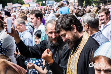 Фото 23 — "Мы сюда приехали мира просить" — как в Киеве прошел Крестный ход УПЦ МП (фото)