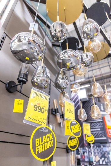Фото 15 — Black Friday в Епіцентрі: знижки до -70% і п’ять мільйонерів