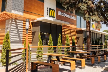 Фото 2 — McDonald's открыл первый ресторан в Черновцах