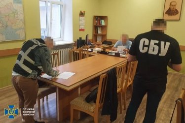 Фото 2 — СБУ и полиция обыскали подразделения УЗ: расследуют поставку опасных запчастей из "ЛНР"