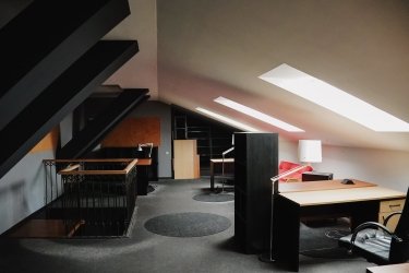 Фото 9 — В центре Киева продают офис российского пропагандиста: какая цена (ФОТО)