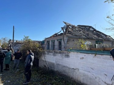 Фото 4 — Оккупанты нанесли ракетный удар по окрестностям Днепра: есть погибшие и раненые (ФОТО)