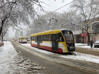 Фото 20 — На юг Украины обрушился снегопад, в Одессу закрыли въезд фурам (ФОТО, ВИДЕО)