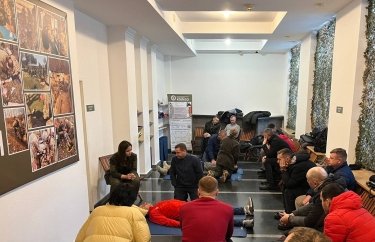 Фото 4 — Бомбы уничтожали их дома, но не сломили волю: о чем общаются на курсах такмеда