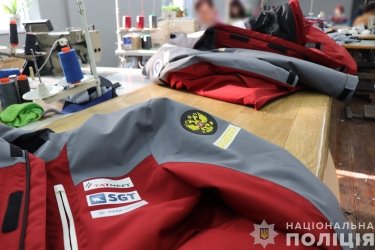 Фото 2 — Made in Ukraine: На Закарпатті накрили фабрику, де шили форму для збірної РФ з гірськолижного спорту (ФОТО, ВІДЕО)