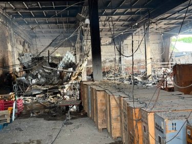 Фото 3 — Ізюм зазнав атаки РФ: пошкоджено відділення "Нової пошти" та електромережі