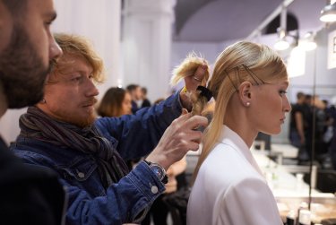 Фото 21 — Ukrainian Fashion Week в разгаре: закулисье, шоу-румы, Андре Тан и Подолян (фото)