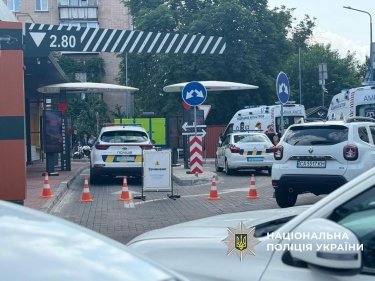 Фото 9 — Стрілянина у McDonald's в Черкасах: є поранений, персонал та відвідувачів евакуювали (ФОТО)
