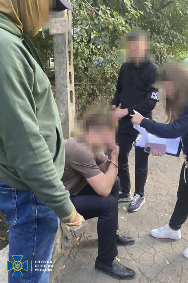 Фото 3 — В Днепре задержали прокурора: требовал взятку, чтобы "отмазать" обвиняемого от тюрьмы