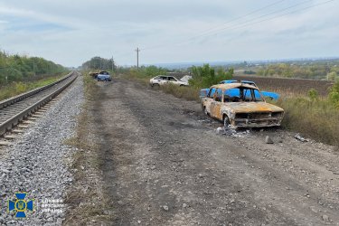 Фото 3 — Россияне расстреляли колонну автомобилей в Харьковской области, 24 человека погибли: СБУ начала расследование