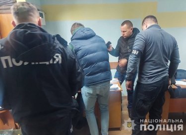 Фото 2 — У Запоріжжі викрили організаторів перевезень з/до окупованих територій через ЄС: попалися на колаботантці (ФОТО)