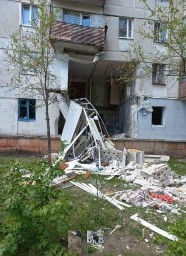 Фото 9 — На Луганщині росіяни зруйнували понад 60 будинків, горять цілі вулиці, — Гайдай