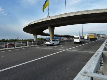 Фото 3 — На трасі Київ – Чоп відкрили важливий міст (ФОТО)