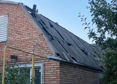 Фото 3 — Армия РФ обстреляла Днепропетровщину из тяжелой артиллерии: повреждены дома и линии электропередач