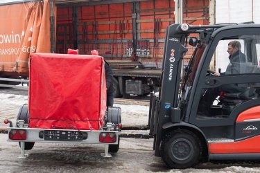 Фото 2 — Польша передала 379 генераторов для критической инфраструктуры Киевщины