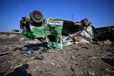 Фото 5 — В результате ракетной атаки РФ в Киеве поврежден состав Rozetka