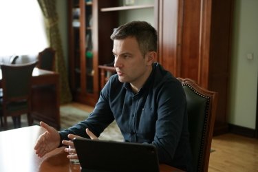 Фото 3 — "У 2023 році ми маємо намір зменшити емісію вдвічі", – заступник голови НБУ Сергій Ніколайчук