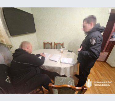 Фото 2 — Посадовці заволоділи 101 млн грн при закупівлі деревини для ЗСУ: яке покарання загрожує