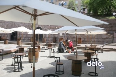 Фото 10 — Пустые летние террасы и переполненные барбершопы: как столица выходит из карантина (ФОТО)