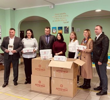 Фото 3 — Українські школярі отримали аптечки, що допоможуть убезпечити життя