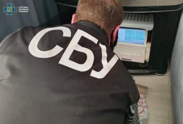 Фото 6 — В Хмельницком накрыли ботоферму, распространявшую фейки о вакцинации — СБУ