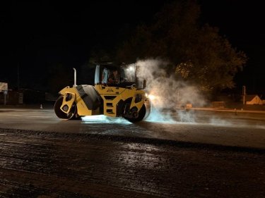 Фото 4 — На об’їзній Одеси відновили дорожнє покриття: роботи виконували вночі