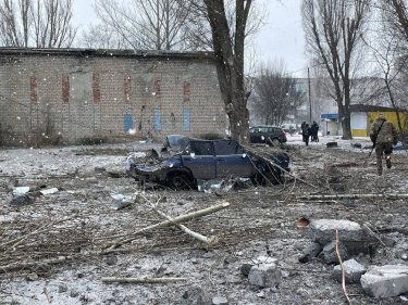 Фото 2 — Армия РФ ударила ракетами по Покровску: повреждена многоэтажка (ФОТО)