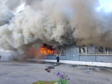 Фото 3 — Под Харьковом из-за обстрела произошел масштабный пожар с жертвами (ФОТО)