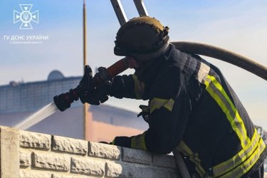 Фото 3 — Россияне обстреляли пригород Херсона: ранена женщина (ФОТО)