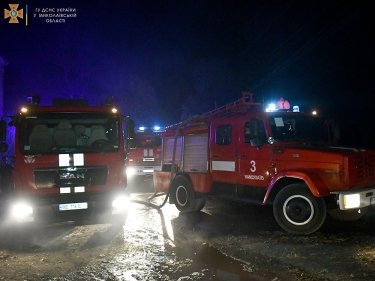 Фото 14 — Николаев снова под обстрелами: разрушен травмпункт, сгорел склад с лекарствами, есть раненые (ФОТО)